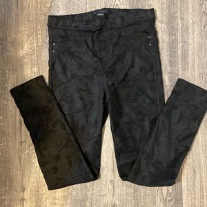 Sanctuary Black stretch pants size large